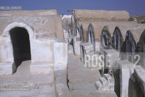 ( TUNISIA )  VILLAGGIO DI KSAR HADDADA   - © 1996 Graziano Arici/Rosebud2 / GEO / CASA / GHORFAS