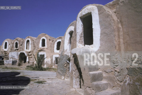 ( TUNISIA )  VILLAGGIO DI KSAR HADDADA   - © 1996 Graziano Arici/Rosebud2 / GEO / CASA / GHORFAS