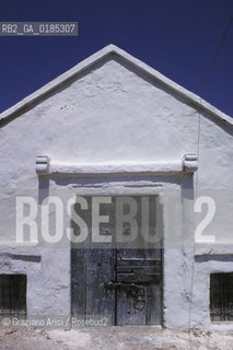 ( TUNISIA )  ISOLA DJERBA ( JERBA ) : CASA - © 1996 Graziano Arici/Rosebud2 / GEO / ARCHITETTURA / PORTA
