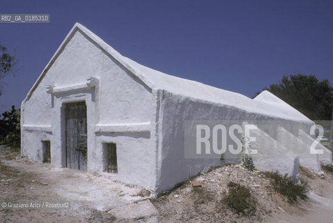 ( TUNISIA )  ISOLA DJERBA ( JERBA ) : CASA - © 1996 Graziano Arici/Rosebud2 / GEO / ARCHITETTURA
