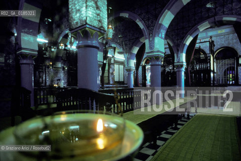 ( TUNISIA )  ISOLA DJERBA ( JERBA ) : LA SINAGOGA LA GHRIBA - © 1996 Graziano Arici/Rosebud2 / GEO /  EBREI