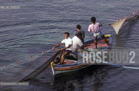 ( TUNISIA ) PORTO DI MAHDIA : BARCHE DA PESCA  - © 1996 Graziano Arici/Rosebud2 / GEO