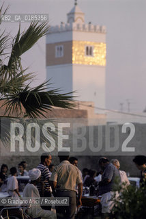 ( TUNISIA ) SOUSSE : UN CAFFE  - © 1996 Graziano Arici/Rosebud2 / GEO