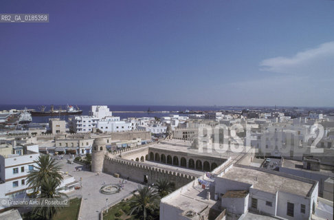 ( TUNISIA ) SOUSSE : LA MOSCHEA E LA MEDINA  - © 1996 Graziano Arici/Rosebud2 / GEO