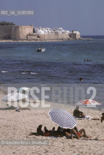 ( TUNISIA ) HAMMAMET  :LA SPIAGGIA  - © 1996 Graziano Arici/Rosebud2 / GEO