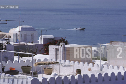 ( TUNISIA ) HAMMAMET  : LA MEDINA E IL MARE - © 1996 Graziano Arici/Rosebud2 / GEO
