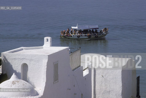 ( TUNISIA ) HAMMAMET  : LA MEDINA E IL MARE - © 1996 Graziano Arici/Rosebud2 / GEO
