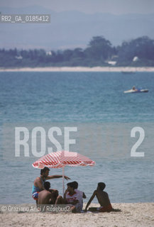 ( TUNISIA ) HAMMAMET  :LA SPIAGGIA  - © 1996 Graziano Arici/Rosebud2 / GEO