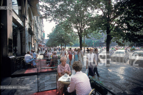 ( REPUBBLICA CECA ) PRAGA : PIAZZA VENCESLAO  ( VACLAVSKE NAMESTI ) - © 1986 Graziano Arici/Rosebud2 / GEO