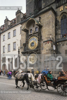 ( REPUBBLICA CECA ) PRAGA : QUARTIERE DI STARE MESTO -  STAROMESTSKE NEMESTI ( PIAZZA DELLA CITTA VECCHIA ) OROLOGIO ASTRONOMICO  - © 1986 Graziano Arici/Rosebud2 / GEO