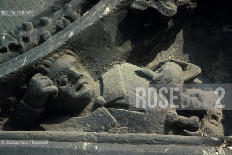 ( REPUBBLICA CECA ) PRAGA : QUARTIERE DI STARE MESTO -  STAROMESTSKE NEMESTI ( PIAZZA DELLA CITTA VECCHIA ) OROLOGIO ASTRONOMICO  - © 1986 Graziano Arici/Rosebud2 / GEO