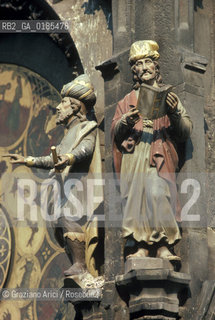 ( REPUBBLICA CECA ) PRAGA : QUARTIERE DI STARE MESTO -  STAROMESTSKE NEMESTI ( PIAZZA DELLA CITTA VECCHIA ) OROLOGIO ASTRONOMICO  - © 1986 Graziano Arici/Rosebud2 / GEO