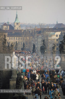 ( REPUBBLICA CECA ) PRAGA :  IL PONTE CARLO ( KARLUV MOST ) - © 1986 Graziano Arici/Rosebud2 / GEO