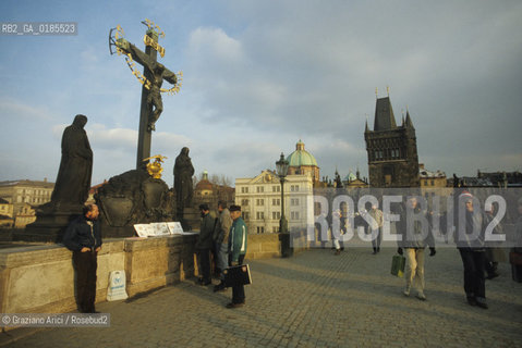 ( REPUBBLICA CECA ) PRAGA : IL PONTE CARLO ( KARLUV MOST ) - © 1986 Graziano Arici/Rosebud2 / GEO