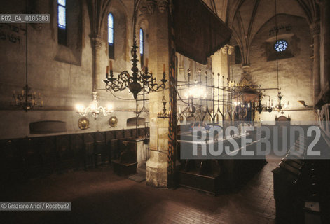 ( REPUBBLICA CECA ) PRAGA : JOSEFOV ( GHETTO EBRAICO )  - STARONOVA SKOLA ( SINAGOGA VECCHIO-NUOVA ) - © 1986 Graziano Arici/Rosebud2 / GEO / EBREI