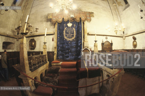 ( REPUBBLICA CECA ) PRAGA : JOSEFOV ( GHETTO EBRAICO )  - STARONOVA SKOLA ( SINAGOGA VECCHIO-NUOVA ) - © 1986 Graziano Arici/Rosebud2 / GEO / EBREI