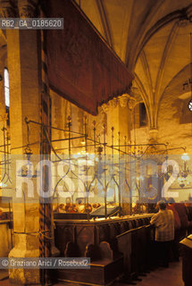 ( REPUBBLICA CECA ) PRAGA : JOSEFOV ( GHETTO EBRAICO )  - STARONOVA SKOLA ( SINAGOGA VECCHIO-NUOVA ) - © 1986 Graziano Arici/Rosebud2 / GEO / EBREI