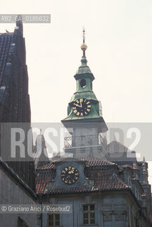 ( REPUBBLICA CECA ) PRAGA : JOSEFOV ( GHETTO EBRAICO )  - STARONOVA SKOLA ( SINAGOGA VECCHIO-NUOVA ) E IL MUNICIPIO EBRAICO - © 1986 Graziano Arici/Rosebud2 / GEO / EBREI