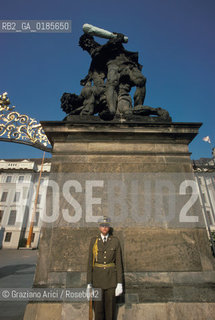 ( REPUBBLICA CECA ) PRAGA : IL CASTELLO ( HRADCANY) - © 1986 Graziano Arici/Rosebud2 / GEO