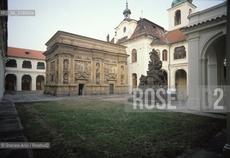 ( REPUBBLICA CECA ) PRAGA :  ( HRADCANY) LA CHIESA DI LORETO ( LORETA )  - © 1986 Graziano Arici/Rosebud2 / GEO