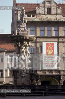 ( REPUBBLICA CECA ) - BOEMIA -  CESKE  BUDEJOVICE : NAMESTI JANA ZISKY ( LA PIAZZA )  - © 1986 Graziano Arici/Rosebud2 / GEO