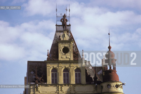 ( REPUBBLICA CECA ) - BOEMIA -  CESKE  BUDEJOVICE : CASA SULLA NAMESTI JANA ZISKY ( LA PIAZZA )  - © 1986 Graziano Arici/Rosebud2 / GEO