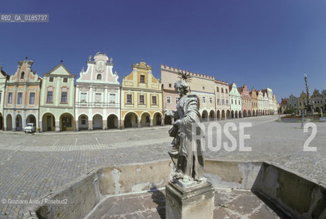 ( REPUBBLICA CECA ) -  MORAVIA  -  TELC : NAMESTI MIRU  (LA PIAZZA )  - © 1986 Graziano Arici/Rosebud2 / GEO