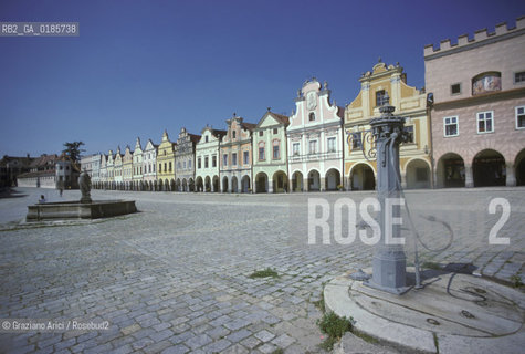( REPUBBLICA CECA ) -  MORAVIA  -  TELC : NAMESTI MIRU  (LA PIAZZA )  - © 1986 Graziano Arici/Rosebud2 / GEO FONTANA