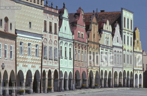 ( REPUBBLICA CECA ) -  MORAVIA  -  TELC : NAMESTI MIRU  (LA PIAZZA )  - © 1986 Graziano Arici/Rosebud2 / GEO
