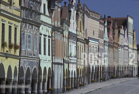 ( REPUBBLICA CECA ) -  MORAVIA  -  TELC : NAMESTI MIRU  (LA PIAZZA )  - © 1986 Graziano Arici/Rosebud2 / GEO