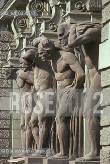 ( REPUBBLICA CECA ) -  MORAVIA  -  BRNO  : UNA STRADA - © 1986 Graziano Arici/Rosebud2 / GEO STATUA