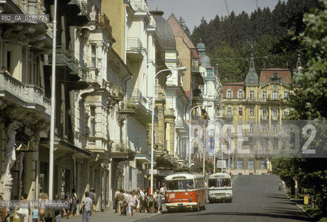( REPUBBLICA CECA ) -  BOEMIA  -  MARIANSKE LAZNE  ( MARIENBAD ) -  STRADA E ALBERGHI  - © 1986 Graziano Arici/Rosebud2 / GEO / TERME / ACQUA