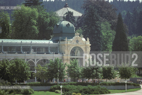 ( REPUBBLICA CECA ) -  BOEMIA  -  MARIANSKE LAZNE  ( MARIENBAD ) -  PADIGLIONE GORKIJ   - © 1986 Graziano Arici/Rosebud2 / GEO / TERME / ACQUA / ARCHITETTURA IN FERRO