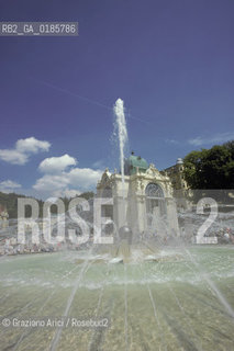 ( REPUBBLICA CECA ) -  BOEMIA  -  MARIANSKE LAZNE  ( MARIENBAD ) -   LA FONTANA TERMALE  - © 1986 Graziano Arici/Rosebud2 / GEO / TERME / ACQUA