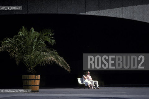 ( REPUBBLICA CECA ) -  BOEMIA  -  KARLOVY VARY ( KARLSBAD )  -  LE NUOVE TERME   - © 1986 Graziano Arici/Rosebud2 / GEO / TERME / ACQUA