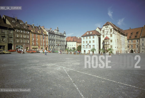 ( REPUBBLICA CECA ) -  BOEMIA  -  CHEB : LA PIAZZA DEL RE GIORGIO  - © 1986 Graziano Arici/Rosebud2 / GEO