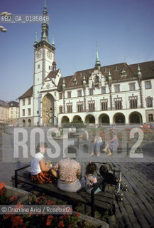 ( REPUBBLICA CECA ) -  MORAVIA  -  OLOMUC : PIAZZA DELLA PACE   - © 1986 Graziano Arici/Rosebud2 / GEO