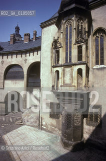 ( REPUBBLICA CECA ) -  BOEMIA  -  KUTNA HORA : PALAZZO DEL DECANATO - CORTE ITALIANA   - © 1986 Graziano Arici/Rosebud2 / GEO