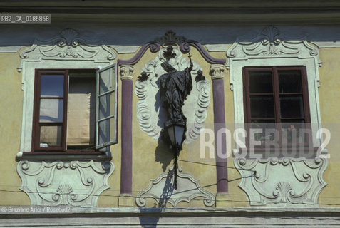 ( REPUBBLICA CECA ) -  BOEMIA  -  KUTNA HORA : PALAZZO CON STEMMA  - © 1986 Graziano Arici/Rosebud2 / GEO