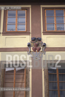 ( REPUBBLICA CECA ) PRAGA :  QUARTIERE DI MALA STRANA - STEMMA  - © 1986 Graziano Arici/Rosebud2 / GEO