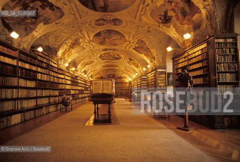 ( REPUBBLICA CECA ) PRAGA : LA BIBLIOTECA DEL CONVENTO DI STRAHOVSKY ( STRAHOVSKY KLASTER ) - © 1986 Graziano Arici/Rosebud2 / GEO