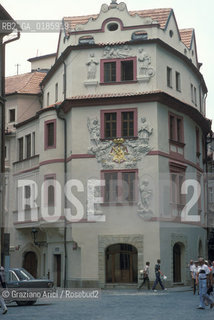 ( REPUBBLICA CECA ) PRAGA : STARE MESTO - CASA  AL POZZO DORO   - © 1986 Graziano Arici/Rosebud2 / GEO
