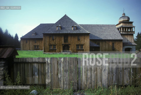 ( REPUBBLICA SLOVACCA  ) -  SLOVACCHIA  - ZAZISKO : CHIESA IN LEGNO DEL 1774   - © 1986 Graziano Arici/Rosebud2 / GEO