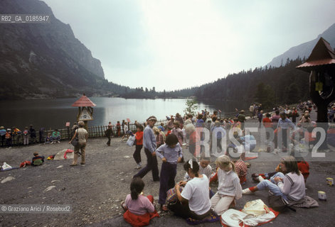 ( REPUBBLICA SLOVACCA  ) -  SLOVACCHIA  - LAGO SUI MONTI TATRA   - © 1986 Graziano Arici/Rosebud2 / GEO