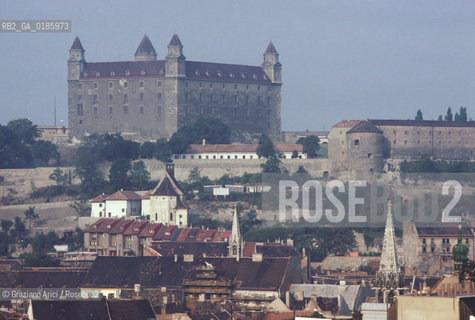 ( REPUBBLICA SLOVACCA  ) -  SLOVACCHIA  - BRATISLAVA : IL CASTELLO  - © 1986 Graziano Arici/Rosebud2 / GEO
