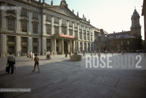 ( REPUBBLICA SLOVACCA  ) -  SLOVACCHIA  - BRATISLAVA : LA PIAZZA PRIMAZIALE - © 1986 Graziano Arici/Rosebud2 / GEO