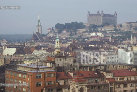 ( REPUBBLICA SLOVACCA  ) -  SLOVACCHIA  - BRATISLAVA : PANORAMA  - © 1986 Graziano Arici/Rosebud2 / GEO