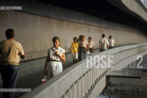 ( REPUBBLICA SLOVACCA  ) -  SLOVACCHIA  - BRATISLAVA : IL PONTE SUL DANUBIO  - © 1986 Graziano Arici/Rosebud2 / GEO