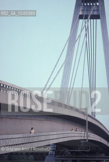 ( REPUBBLICA SLOVACCA  ) -  SLOVACCHIA  - BRATISLAVA : IL PONTE SUL FIUME DANUBIO  - © 1986 Graziano Arici/Rosebud2 / GEO