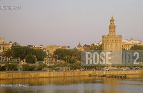 ( SPAGNA  ) ANDALUSIA  SIVIGLIA  : PANORAMA CON IL FIUME GUADALQUIVIR    © 1980 Graziano Arici/Rosebud2 / GEO